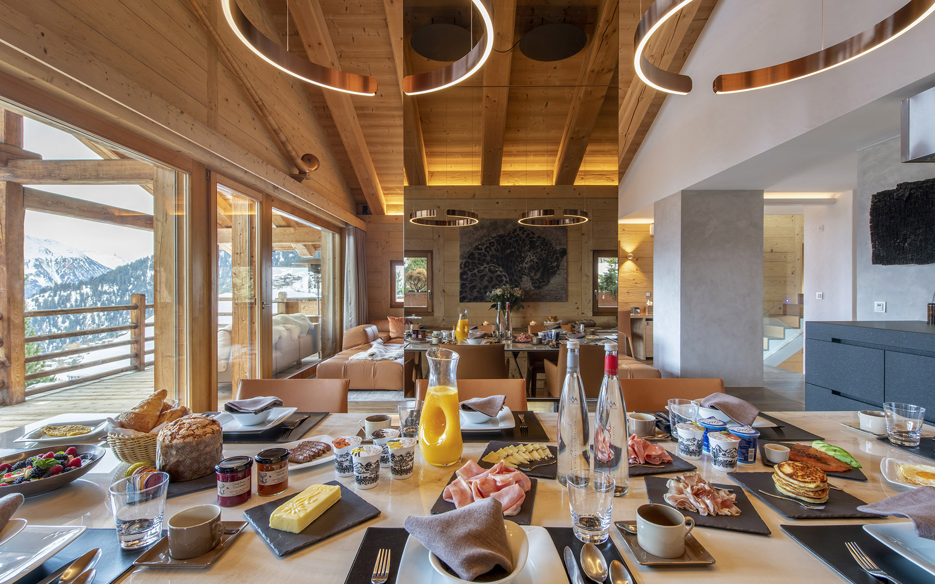 Chalet Belle Claire dining