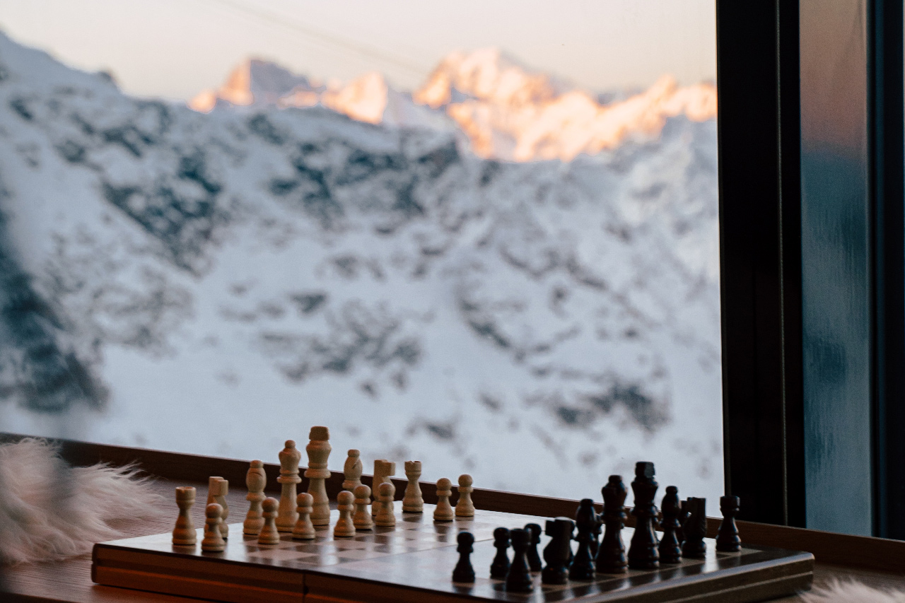 Cabane Tortin chess with a view