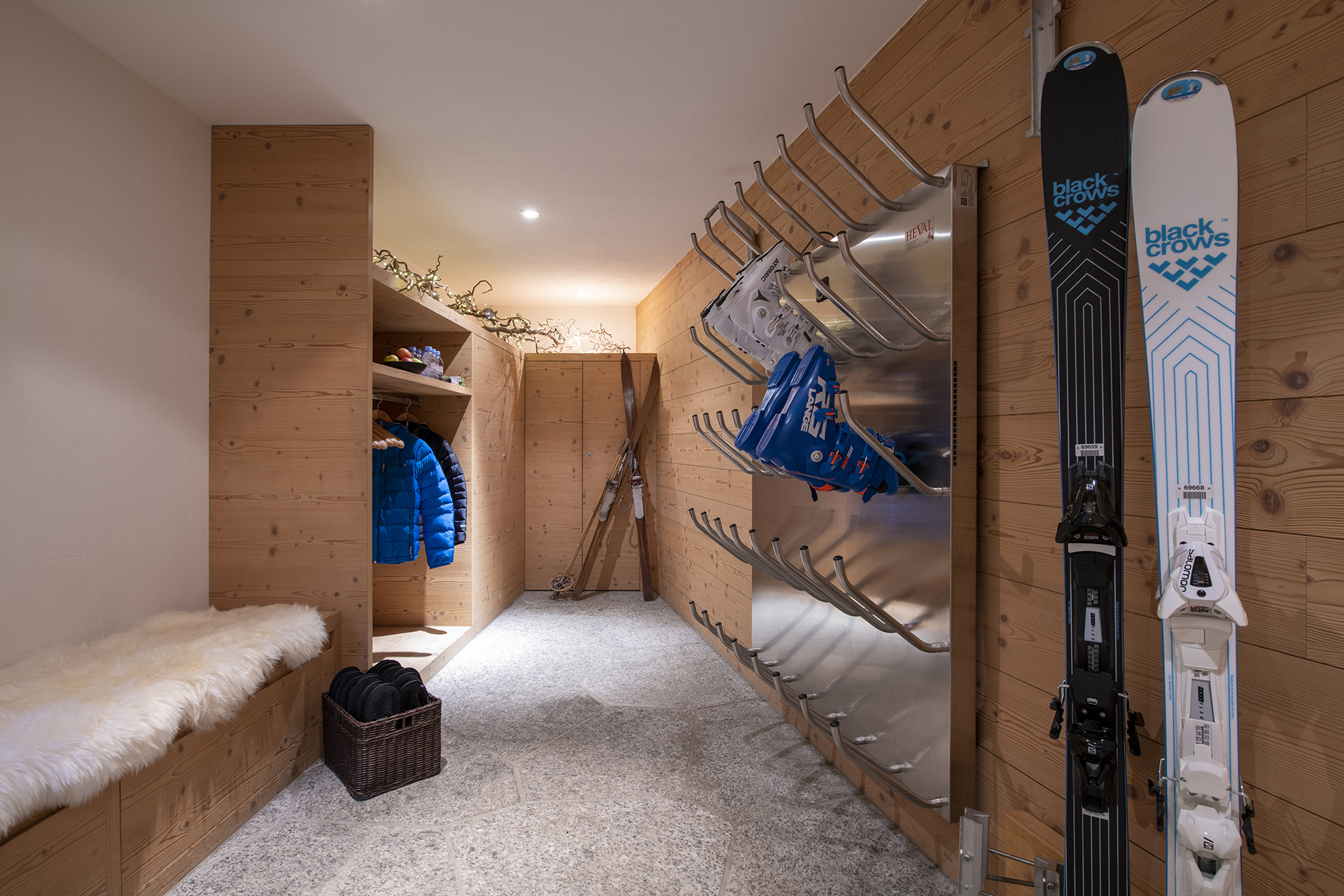 Chalet Les Anges ski room