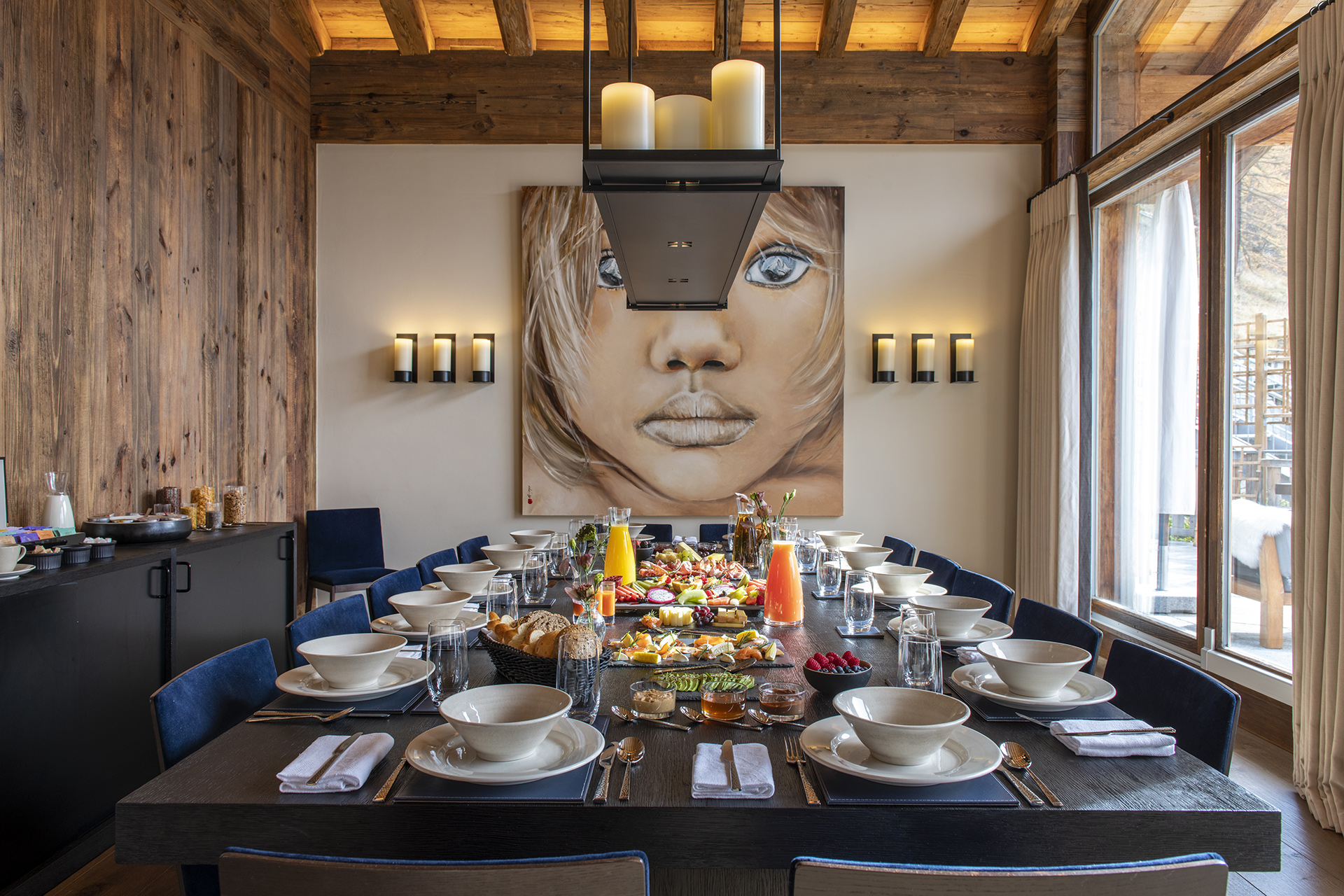 Chalet Les Anges dining area